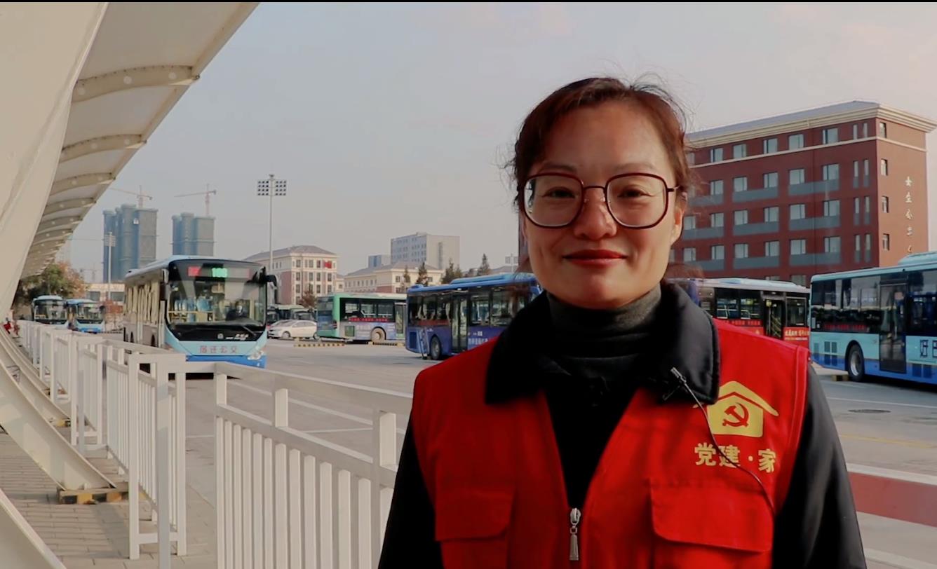 【新时代工业工人风范】市mg冰球突破集团金牌职工——李伟